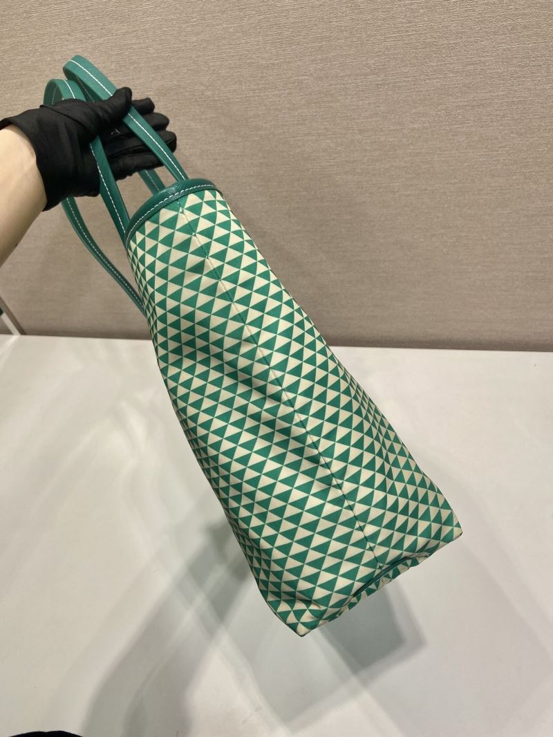 Pra*a tote bags